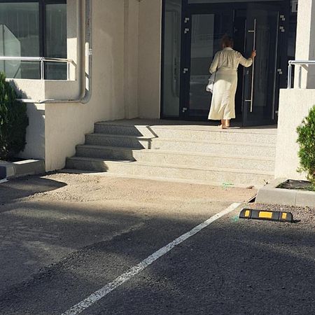 Mamaia Nord Studio La 10 M De Plaja Langa Cluburi Εξωτερικό φωτογραφία