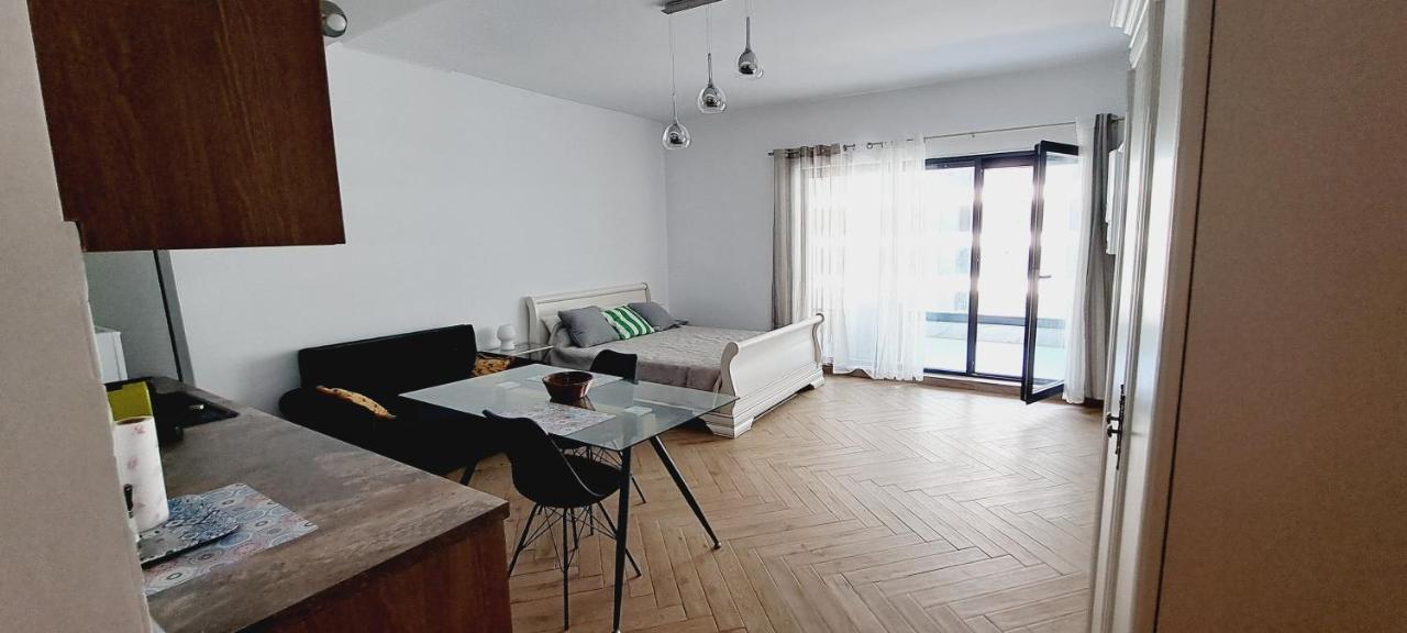 Mamaia Nord Studio La 10 M De Plaja Langa Cluburi Εξωτερικό φωτογραφία